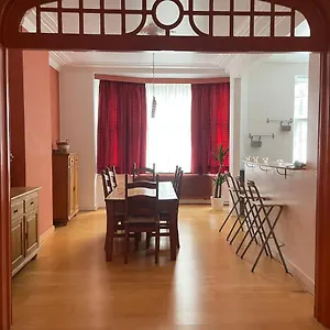De Charme Dans Maison De Maître Bruxelloise Bruxelles